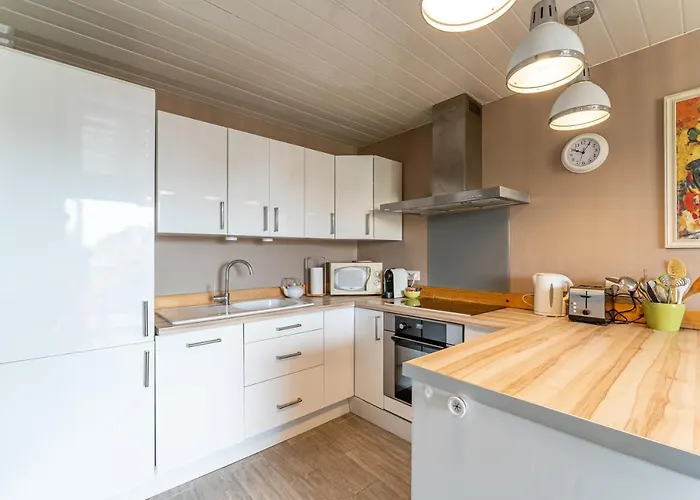 Apartment Le Mesnil - 200m Des Plages